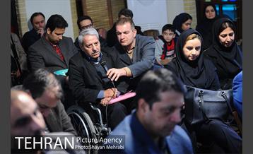 تقدیر از همکاران نویسنده و رونمایى از دوهفته نامه همگامان 16