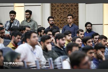 نشست صمیمانه شهردار تهران با مسئولین پایگاههای بسیج دانشجویی تهران 11