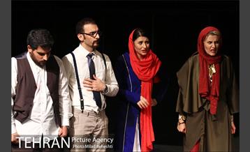 نمایش داستان عامه پسند‎ 12