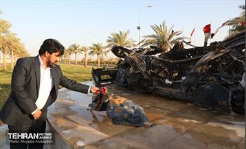 ادای احترام علیرضا زاکانی به مقام حاج قاسم سلیمانی در یادمان شهادت ۲ سردار مقاومت