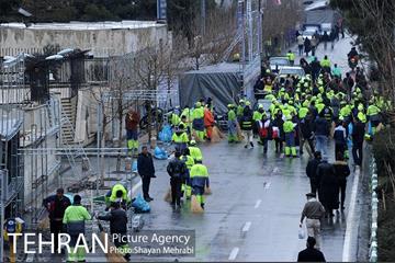 خدمات شهرداری تهران در پایان راهپیمایی یوم الله 22 بهمن 40