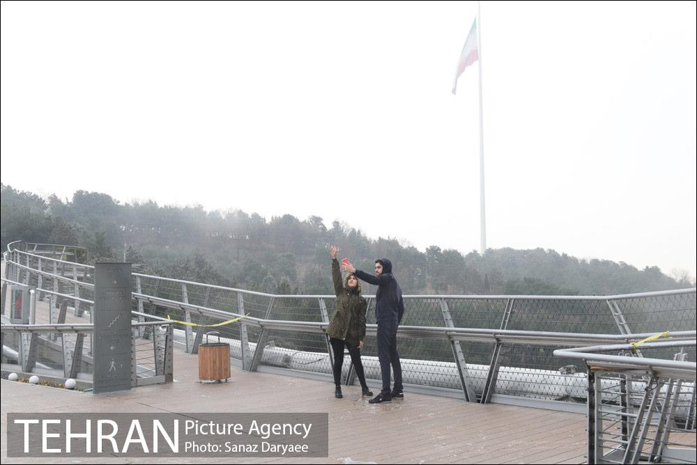 بارش باران در منطقه گردشگری عباس آباد 1