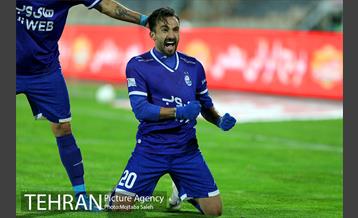 دیدار تیم‌های فوتبال استقلال و صنعت نفت آبادان  25