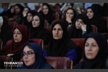 تجلیل از معلمان دانش‌آموزان با نیازهای ویژه شهر تهران 38