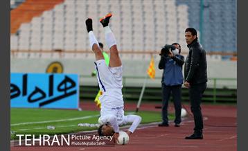 دیدار تیم های فوتبال پرسپولیس و پیکان  8