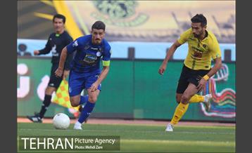 دیدار تیم های استقلال تهران و سپاهان 18