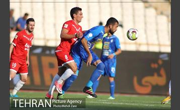 دیدار تیم‌های فوتبال استقلال و پدیده 15