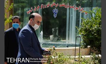 بازدید شهردار منطقه شش از بیمارستان فیروزگر و شرکت شهر سالم 20