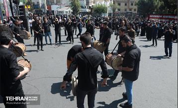 عزاداری ظهر عاشورا در میدان شهید طهرانی مقدم