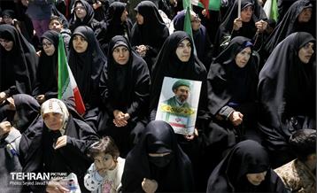 تجمع شب سی‌وچهارم در میدان انقلاب 5