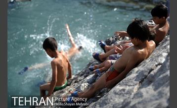 تابستان گرم  در چشمه علی 14