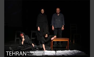 نمایشنامه خوانی تهران زیر بال فرشتگان‎ 14