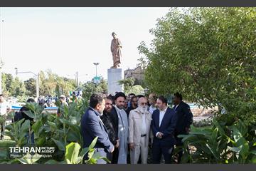 رونمایی از مجسمه «علامه امینی» 9