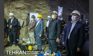 ورود ماشین حفار تونل به ایستگاه میدان حضرت عبدالعظیم الحسنی(ع) در خط 6 مترو 9