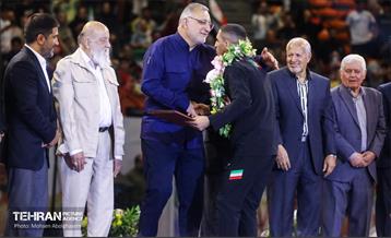مراسم تجلیل از کشتی‌گیران قهرمان جهان (جشنی برای ایران) 48