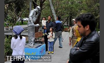 نوروزگاه هنر در پیاده‌راه بلوار کشاورز 35