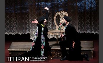 نمایش باغ آلبالو 23