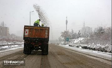 عملیات برف‌روبی در منطقه 5 22