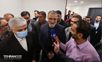 مراسم اهدای کاپ قهرمانی تیم‌های برتر کشتی آزاد توسط شهردار تهران و وزیر ورزش 18