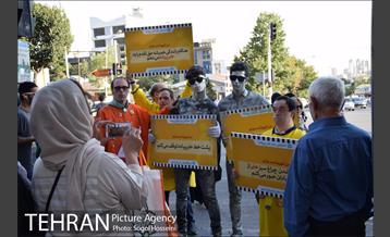 آموزش فرهنگ ترافیک توسط بچه های سندرم دان 10