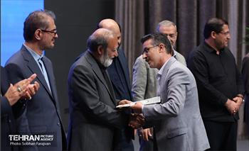 آیین تجلیل از برگزیدگان فصل تابستان مناطق ۲۲ گانه 11