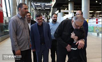 بازدید شهردار تهران از رویداد "اردی‌بهشت کتاب" 12