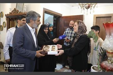 تجلیل از نمادهای صبر و ایستادگی جنگ رمضان در منطقه 4 16