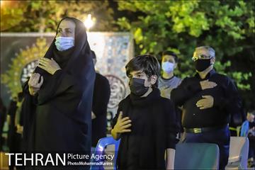 آیین بزرگداشت و تکریم خانواده های معظم شهدای مدافع حرم و مدافع سلامت 11