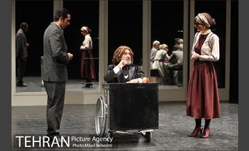 نمایش دشمن مردم‎ 4