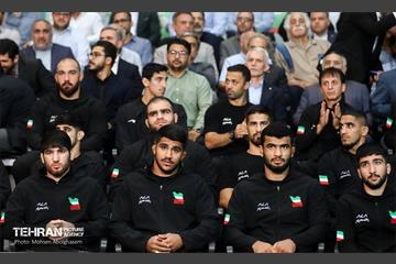 مراسم تجلیل از کشتی‌گیران قهرمان جهان (جشنی برای ایران) 59