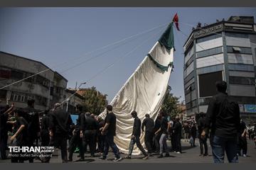 خیمه سوزان ظهر عاشورا در چهارراه گلوبندگ 42