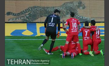 دیدار تیم های فوتبال پرسپولیس و پدیده