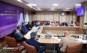 نشست هیات داوران پنجمین دوره جایزه داستان تهران 4