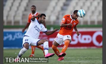 دیدار سایپا و گسترش فولاد در لیگ برتر فوتبال 14