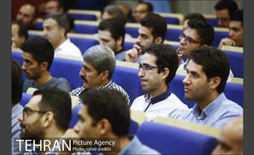 بازدید شهردار تهران از موسسه مطبوعاتی همشهری  21