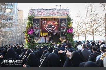 تشییع پیکر شهدای مدافع حرم در شهرک شهید محلاتی 25