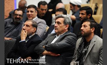 تجلیل از خبرنگاران و عکاسان عرصه دفاع مقدس با حضور شهردار تهران 22