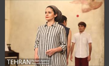 نمایش پسران تاریخ‎ 18