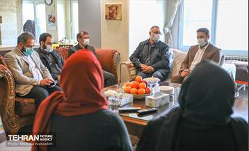 دیدار شهردار تهران باخانواده شهید  اکبرپورسرابی 8