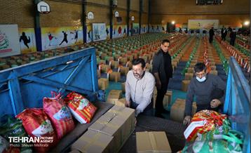 رزمایش همدلی و توزیع ۱۴۰۰۰ بسته معیشتی بین پاکبابان شهر تهران 31
