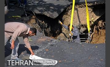 ریزش بخشی از خیابان پیامبر اتوبان ستاری -2 39