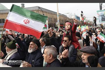 حضور و سخنرانی دکتر علیرضا زاکانی در اجتماع مردم زنجان در مراسم راهپیمایی ۲۲ بهمن 5