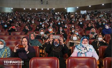 همایش تقدیر از ایثارگران سلامت