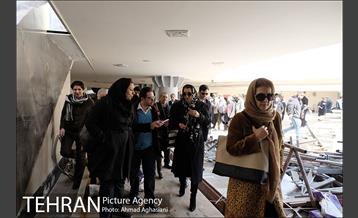 بازدید هنرمندان از بروژه بلازای ولیعصر 28