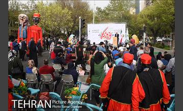 افتتاح نوروزگاه هنر در پیاده‌راه بلوار کشاورز 26