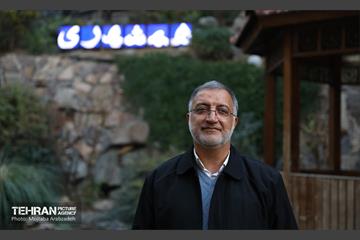 بازدید شهردار تهران از موسسه همشهری 25