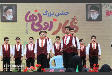 جشن بزرگ بهار اولی‌ها در آستان مقدس امامزاده حسن(ع) 3