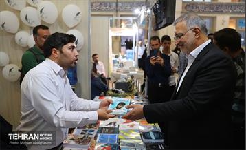 بازدید شهردار تهران از سی‌وپنجمین نمایشگاه بین‌المللی کتاب تهران 16