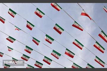 آذین بندی معابر منطقه 13 به مناسبت دهه فجر 13