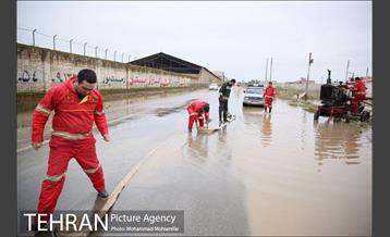 تخلیه آب از منازل مسکونی شهر آق قلا43
